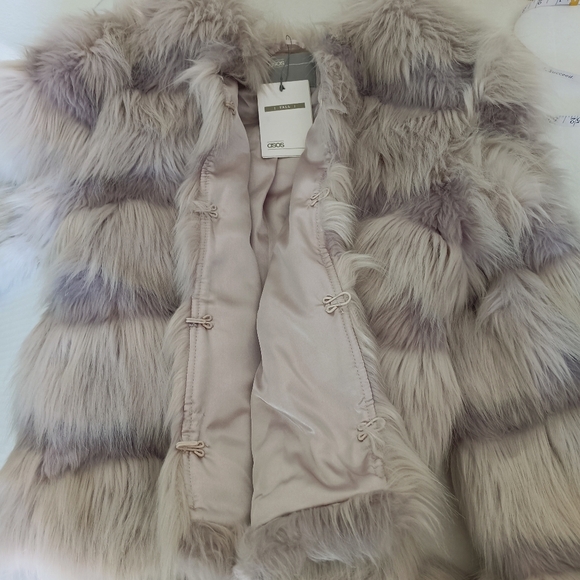 ASOS Design Tall Cropped Faux Fur Jacket Clasp Closure Gray Light Pinks US SZ 4 - Picture 4 of 9
